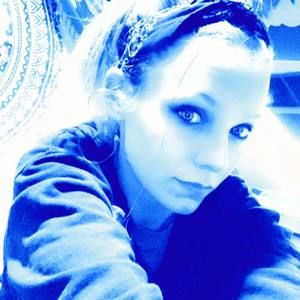 Meet your Posher, Tia